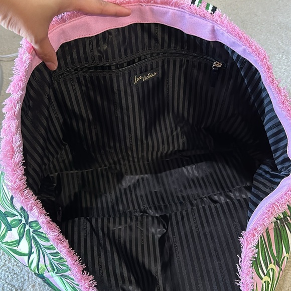 Victoria's Secret beach Tote bag + Toiletry Bag - Picture 3 of 5